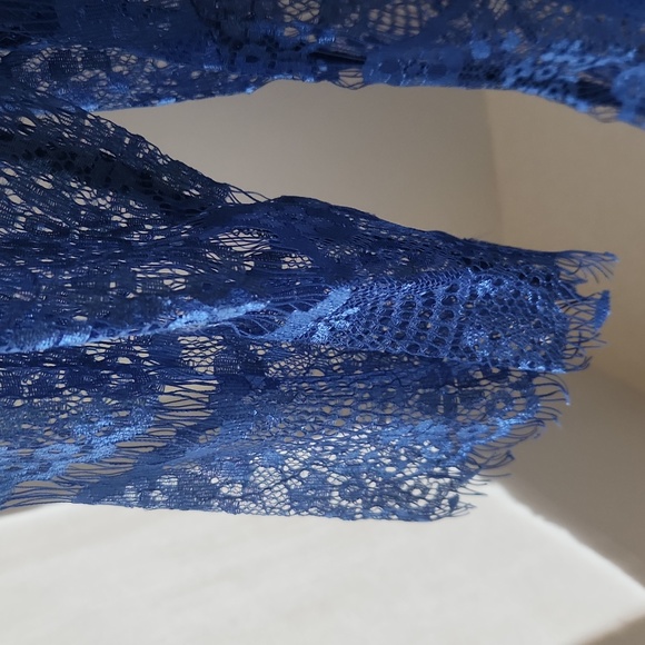 Rhyme Los Angeles Royal Blue Lace S/S Blouse, Feminine, Delicate - Picture 4 of 14